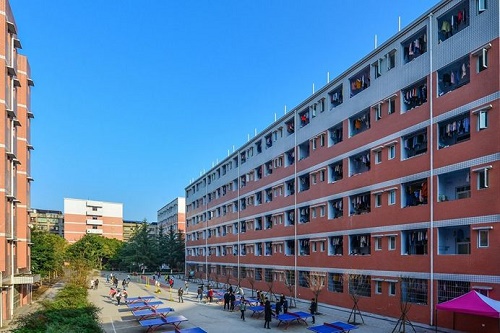 安岳遠(yuǎn)大科技學(xué)校2021年學(xué)費多少錢