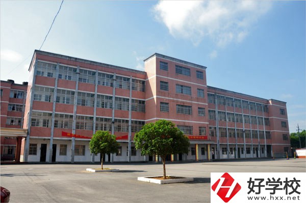 寧鄉(xiāng)市瀟湘職業(yè)中專(zhuān)學(xué)校有什么特色專(zhuān)業(yè)？