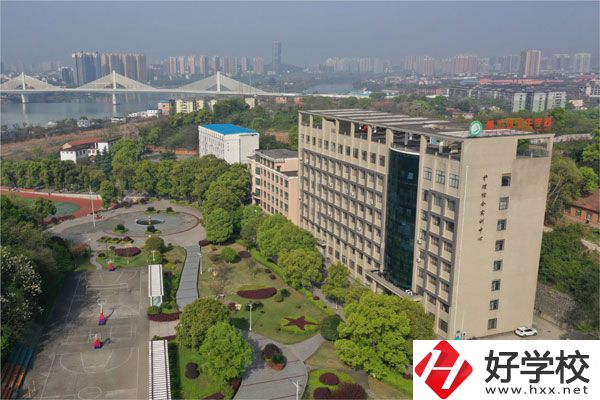 衡陽的核工業(yè)衛(wèi)生學(xué)校怎么樣？可以學(xué)哪些專業(yè)？