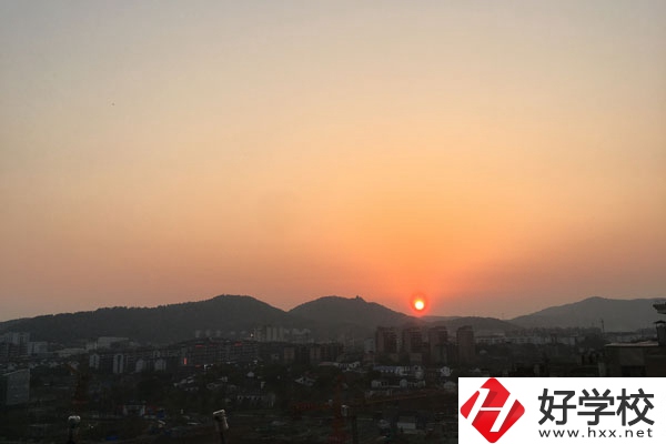 在邵陽(yáng)讀中職學(xué)校學(xué)什么專業(yè)好？