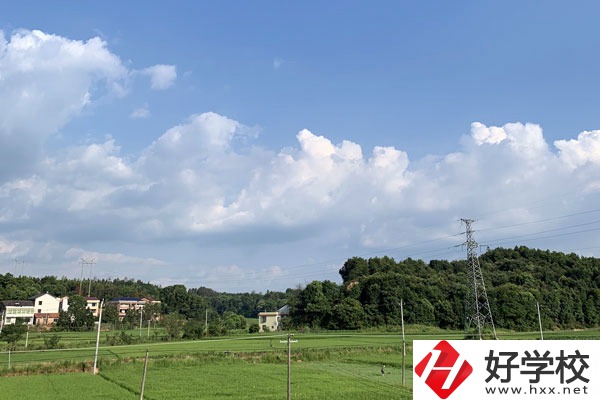 婁底市工貿(mào)職業(yè)中專學(xué)校有哪些專業(yè)？就業(yè)前景怎么樣？