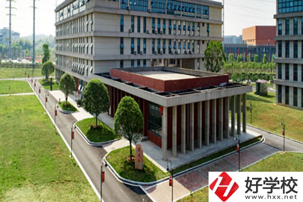 想要在株洲讀中專學(xué)校，可以去這所學(xué)校