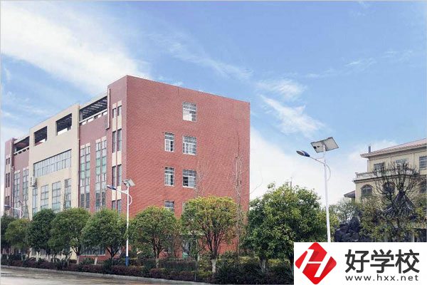永州方政職業(yè)技術(shù)學(xué)校是公辦還是民辦？學(xué)校怎么樣？