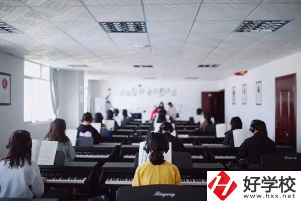 長沙“最美職?！庇心男哭k學條件怎么樣？