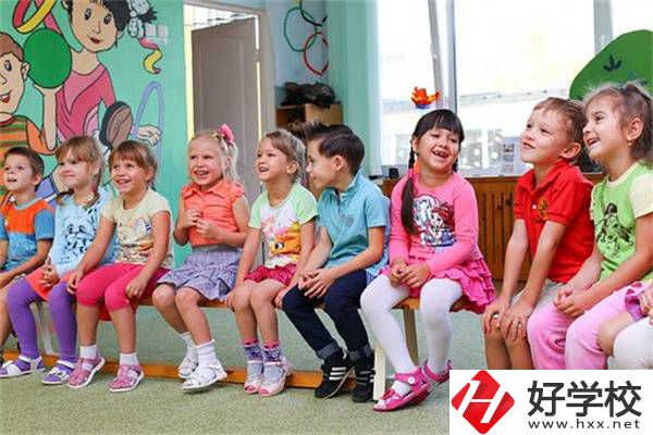 在湖南想當(dāng)老師可以學(xué)哪些專業(yè)？需要考證嗎？