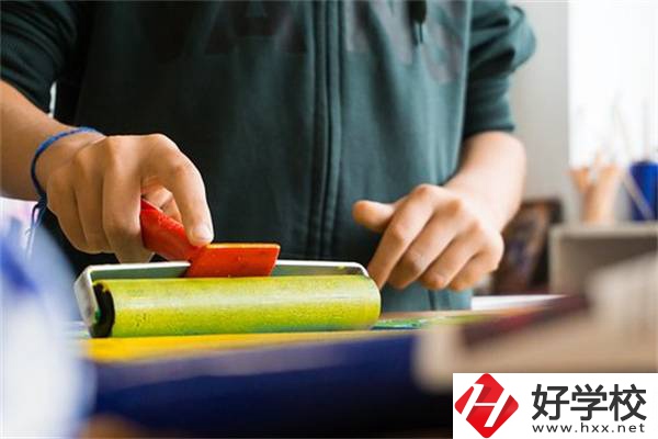 在湖南考不上高中又想繼續(xù)讀書怎么辦？有學(xué)校推薦嗎？