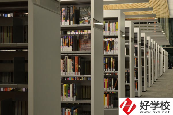 長(zhǎng)沙鐵航職業(yè)中等技術(shù)學(xué)校有哪些專(zhuān)業(yè)？學(xué)費(fèi)貴不貴？