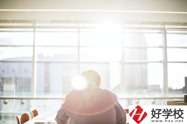 永興縣職業(yè)中專學(xué)校航空服務(wù)專業(yè)怎么樣？