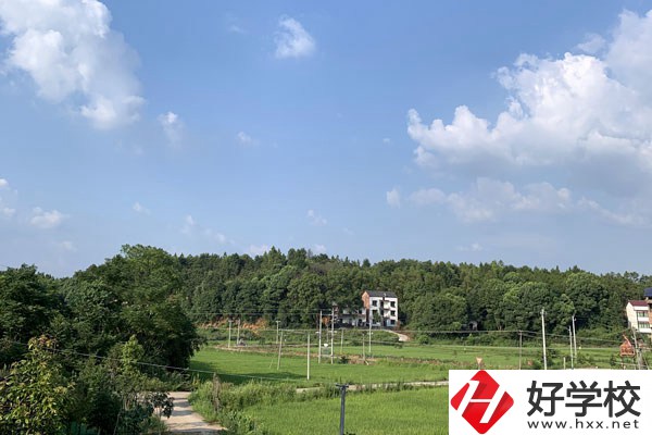 南縣職業(yè)中等專(zhuān)業(yè)學(xué)校怎么樣？值得報(bào)考嗎？