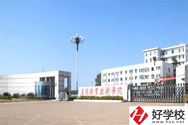 益陽職業(yè)技術(shù)學(xué)院招收初中生嗎？辦學(xué)怎么樣？
