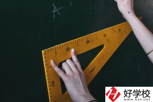 郴州市第一職業(yè)中專的學(xué)費多少錢？值得讀嗎？