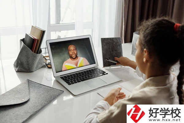 桂陽(yáng)縣職業(yè)技術(shù)教育學(xué)校環(huán)境怎么樣？宿舍好不好？
