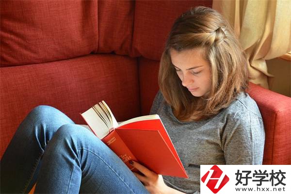 在湖南考不上高中怎么辦？女孩學(xué)點什么好？