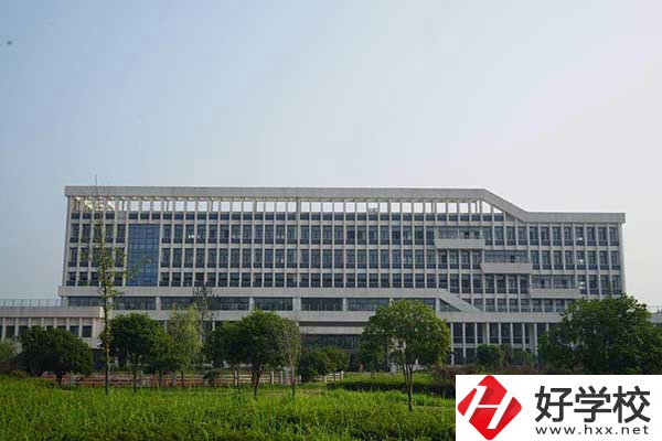 益陽職業(yè)技術(shù)學(xué)院中職部汽車維修專業(yè)值得學(xué)嗎？