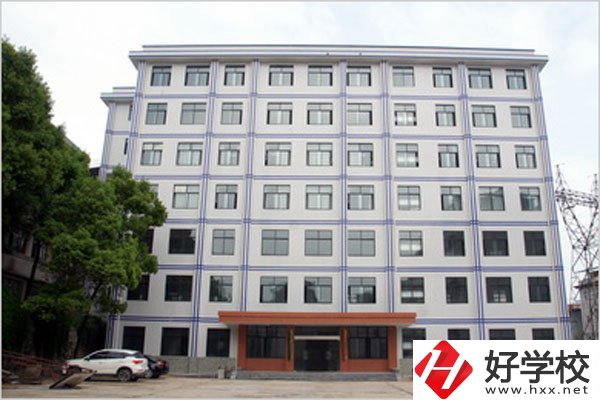 臨湘市職業(yè)中專學校有些什么專業(yè)？