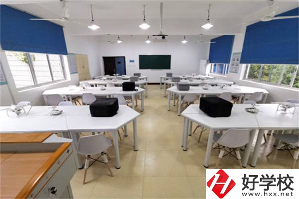 去湘潭鐵路工程學校怎么乘車？要帶什么資料？