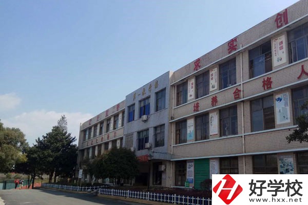 東安縣職業(yè)中專(zhuān)學(xué)校好不好？宿舍怎么樣？