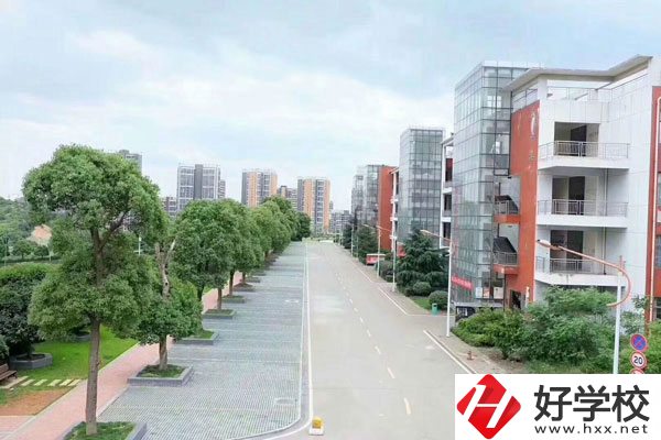 長(zhǎng)沙南方職業(yè)學(xué)院環(huán)境怎么樣？學(xué)校好不好？