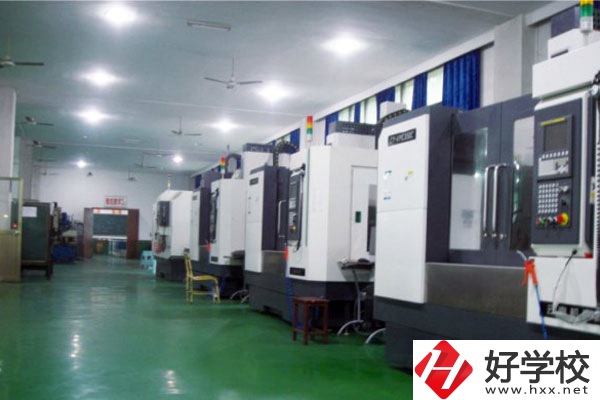 湖南兵器工業(yè)高級技工學(xué)校入學(xué)要注意什么？學(xué)費多少？