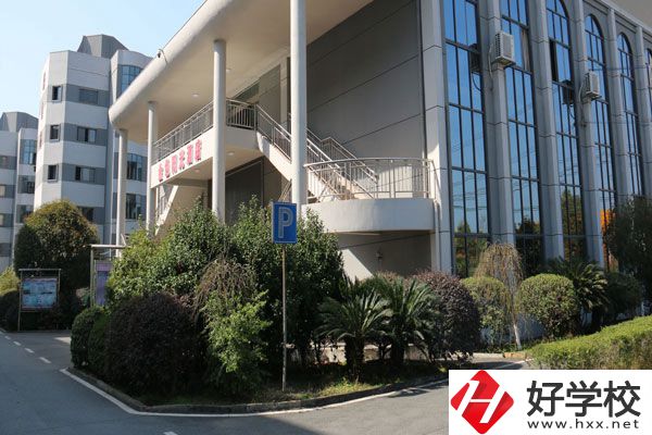 株洲地區(qū)中考四百分可以上職高嗎？
