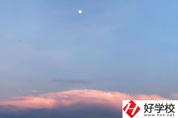 南縣創(chuàng)意職業(yè)技術(shù)學(xué)校有什么推薦專業(yè)？