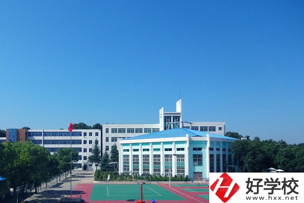 岳陽市中岳經(jīng)貿(mào)職業(yè)技術(shù)學(xué)校是公辦還是民辦？學(xué)費(fèi)貴嗎？