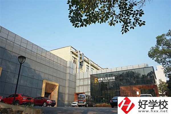 湘潭技師學(xué)院畢業(yè)是什么文憑？招不招收初中生？