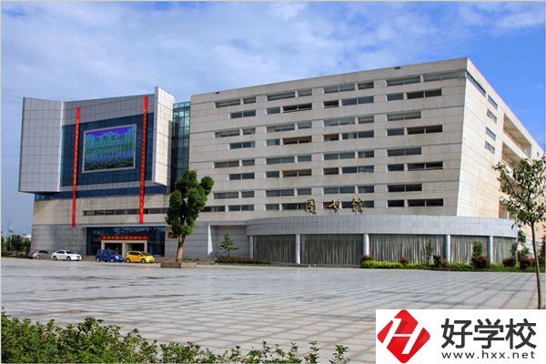 永州職業(yè)技術(shù)學(xué)院是職校嗎？招初中畢業(yè)生嗎？