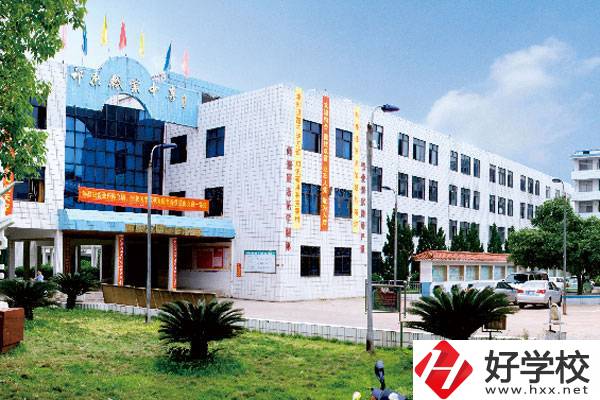 祁東縣職業(yè)中等專業(yè)學(xué)校有哪些專業(yè)？學(xué)校大不大？