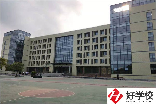 湖南省永州市工業(yè)貿易中等專業(yè)學校教學樓