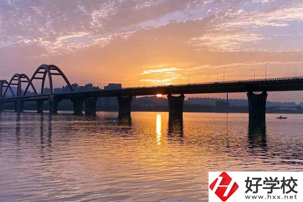 湖南省水利水電建設(shè)工程學(xué)校宿舍環(huán)境怎么樣？