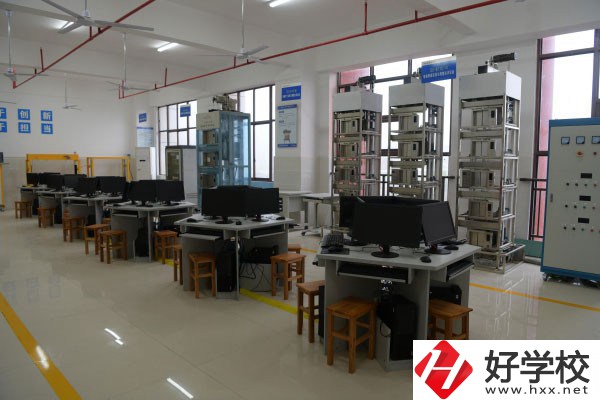 華容縣職業(yè)中專有哪些好的專業(yè)，就業(yè)前景怎么樣？