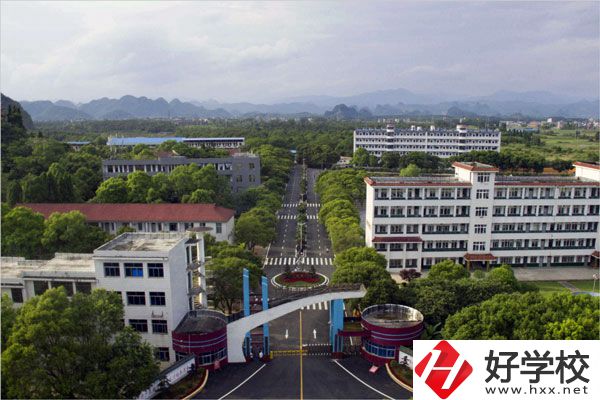 在永州讀中職學(xué)校學(xué)費(fèi)要多少？有免學(xué)費(fèi)的嗎？