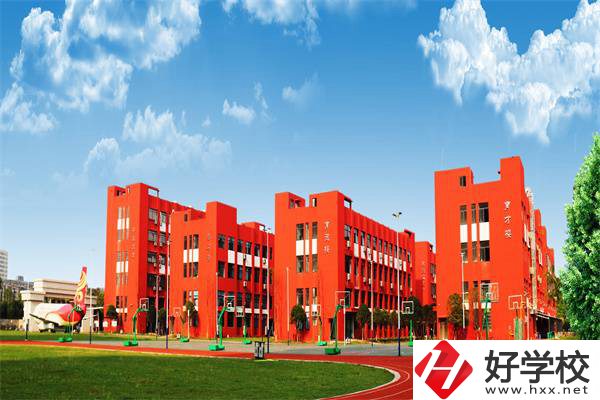 長(zhǎng)沙開(kāi)福區(qū)共有幾所中職學(xué)校？有沒(méi)有公辦的？