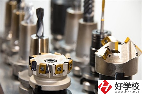 益陽不參加中考可以上中專嗎？有什么專業(yè)推薦？