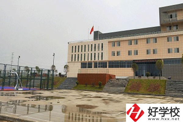 婁底環(huán)宇中職是公辦還是私立學校？有什么專業(yè)？