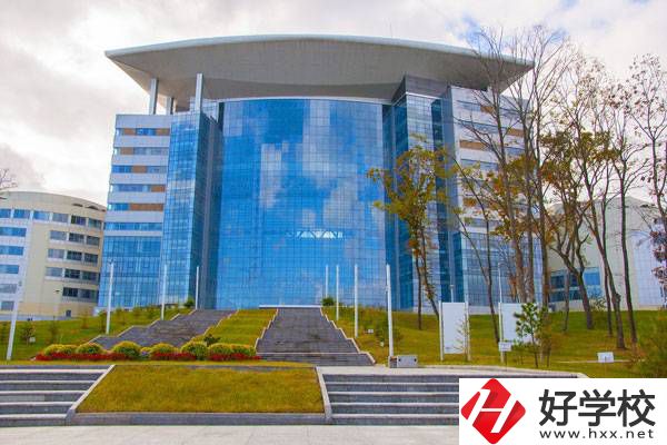 長沙哪些職校有直播電商服務(wù)專業(yè)？提供就業(yè)機(jī)會嗎？