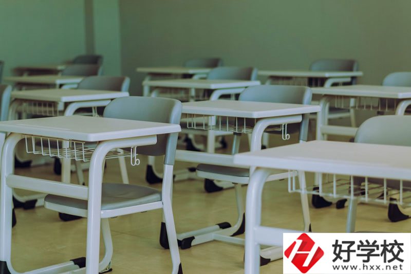 懷化啟航衛(wèi)校是中專嗎？學(xué)校怎么樣？