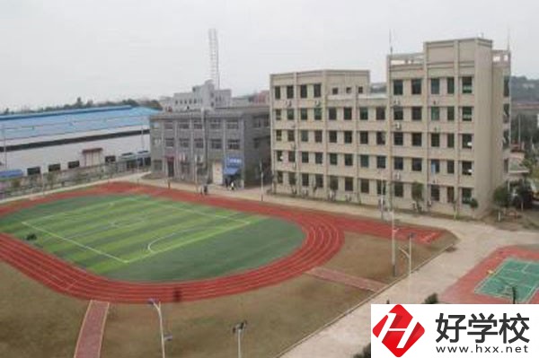 長沙經(jīng)貿(mào)職業(yè)中專學(xué)校操場
