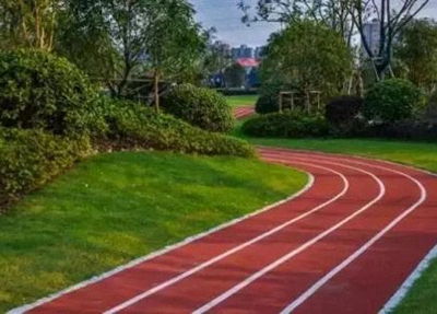 石家莊桃李中等專業(yè)學校2025年學費多少